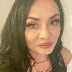 Meet your Posher, Harmony